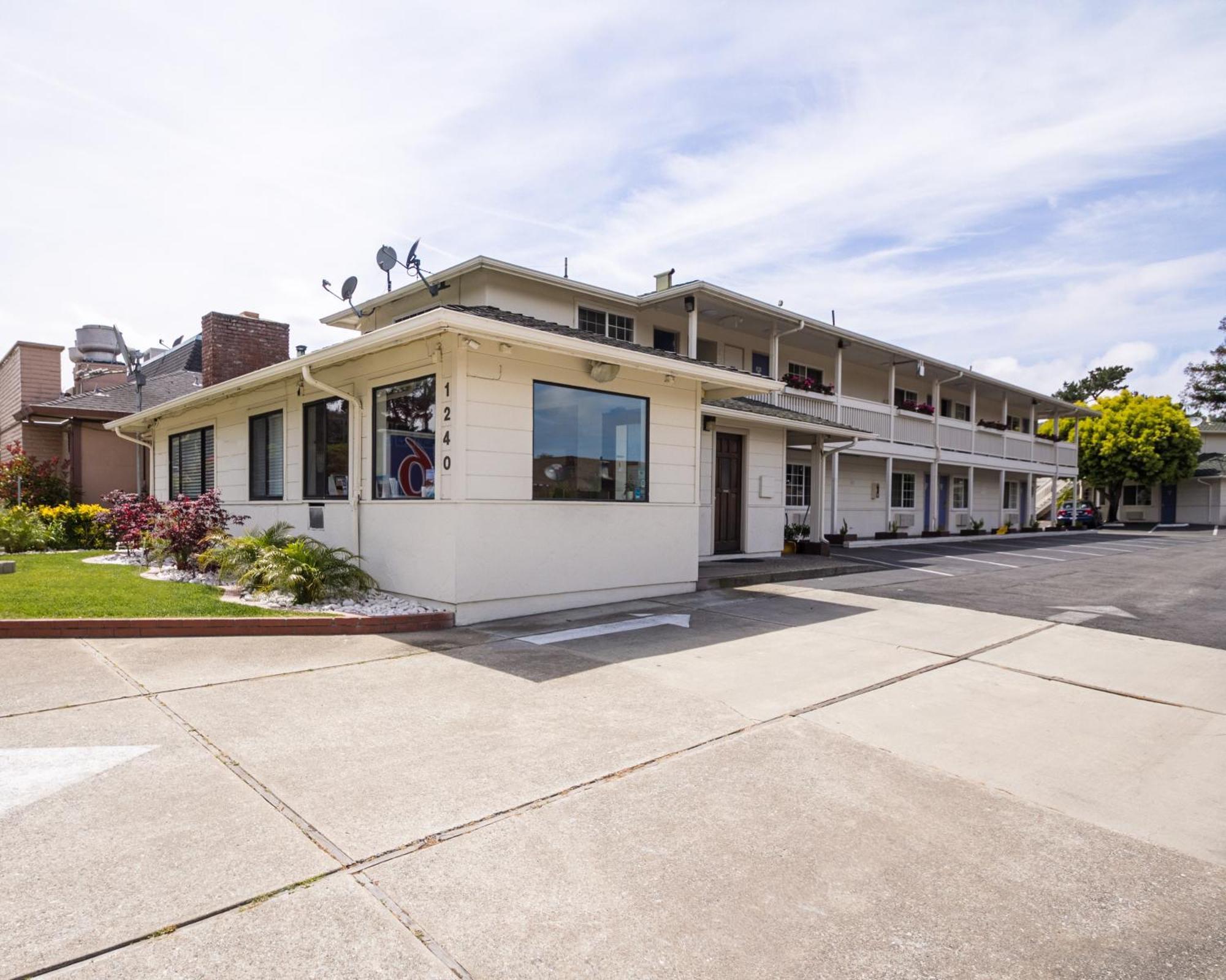 Fisherman'S Cove Inn Monterey Esterno foto