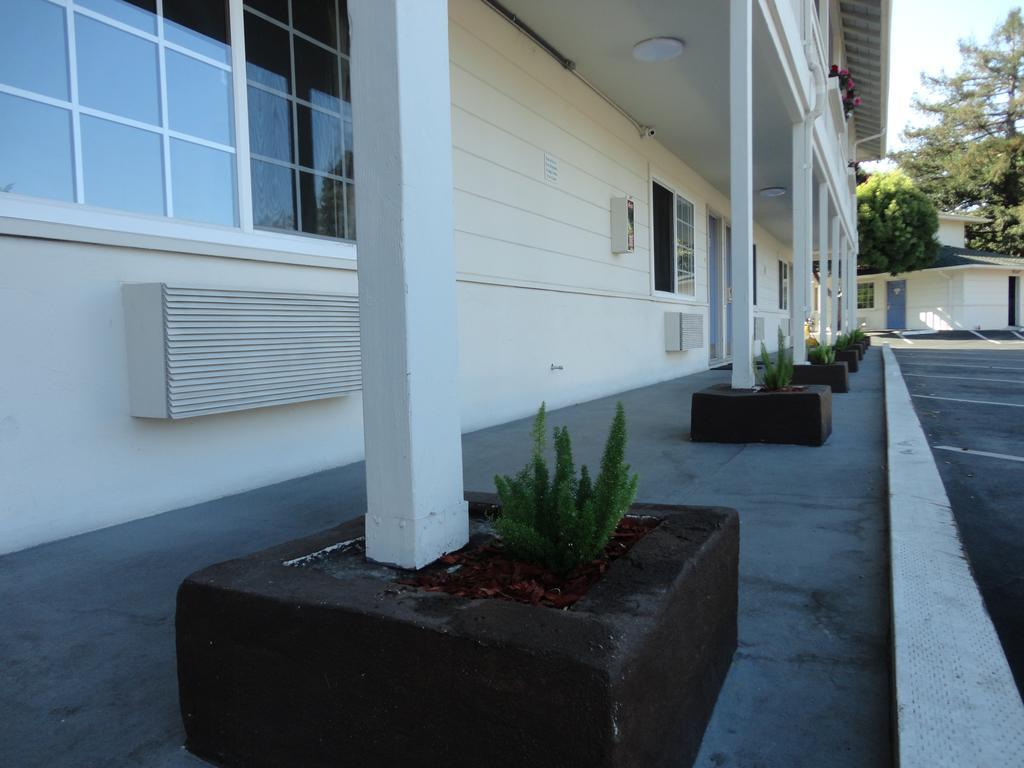 Fisherman'S Cove Inn Monterey Esterno foto