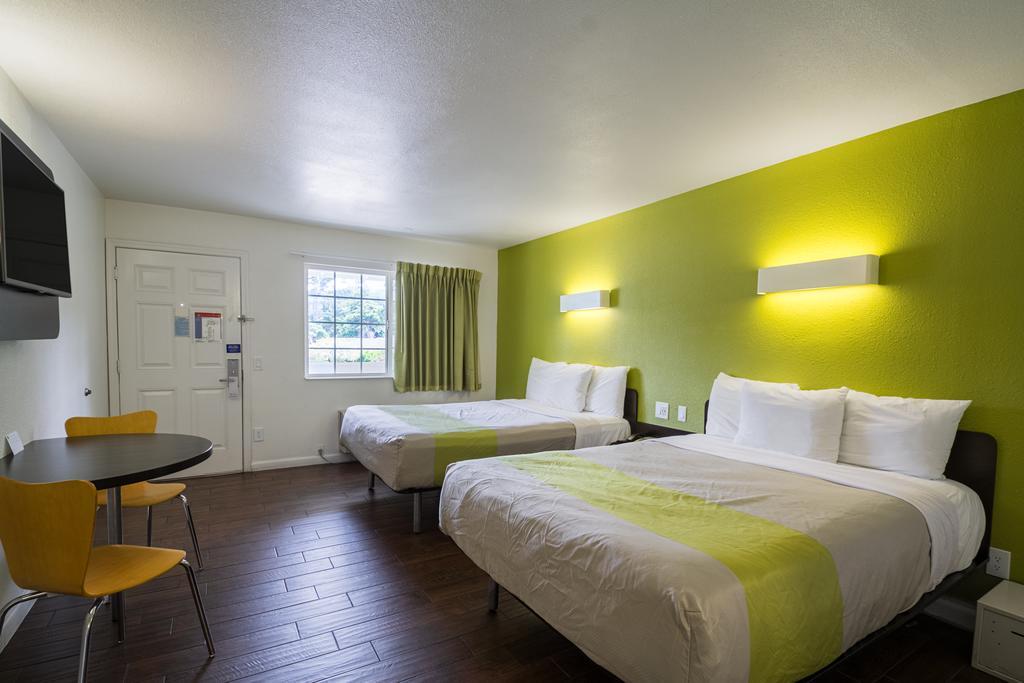 Fisherman'S Cove Inn Monterey Esterno foto