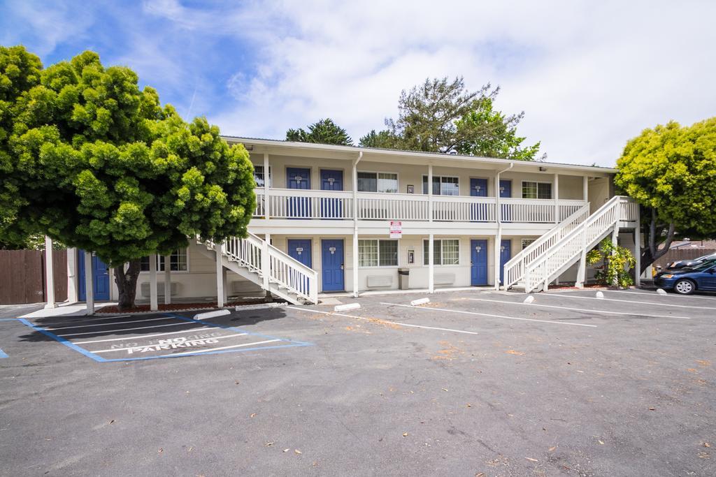Fisherman'S Cove Inn Monterey Esterno foto